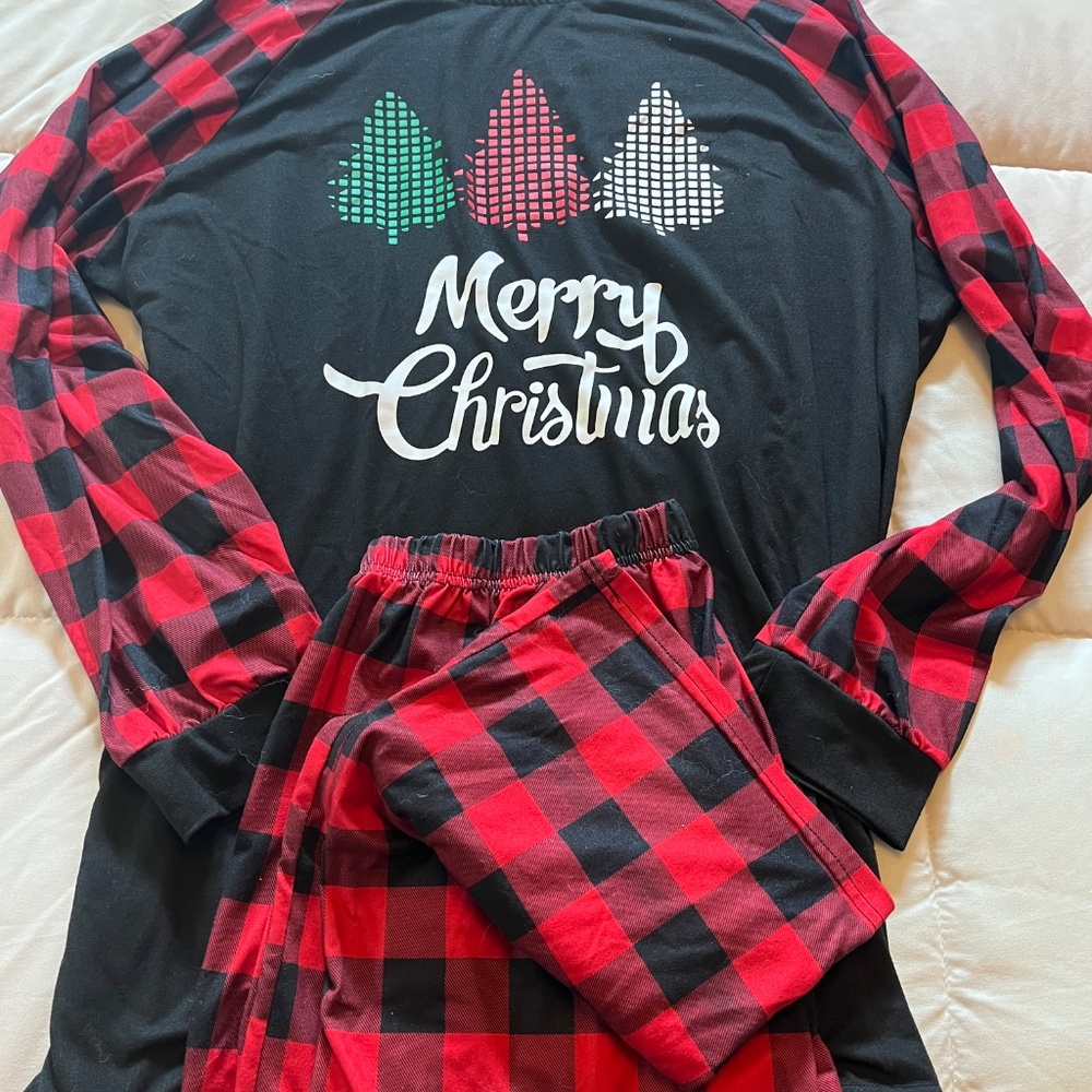 Christmas Pajamas Women's XL Plaid 2-Piece Set New In Bag